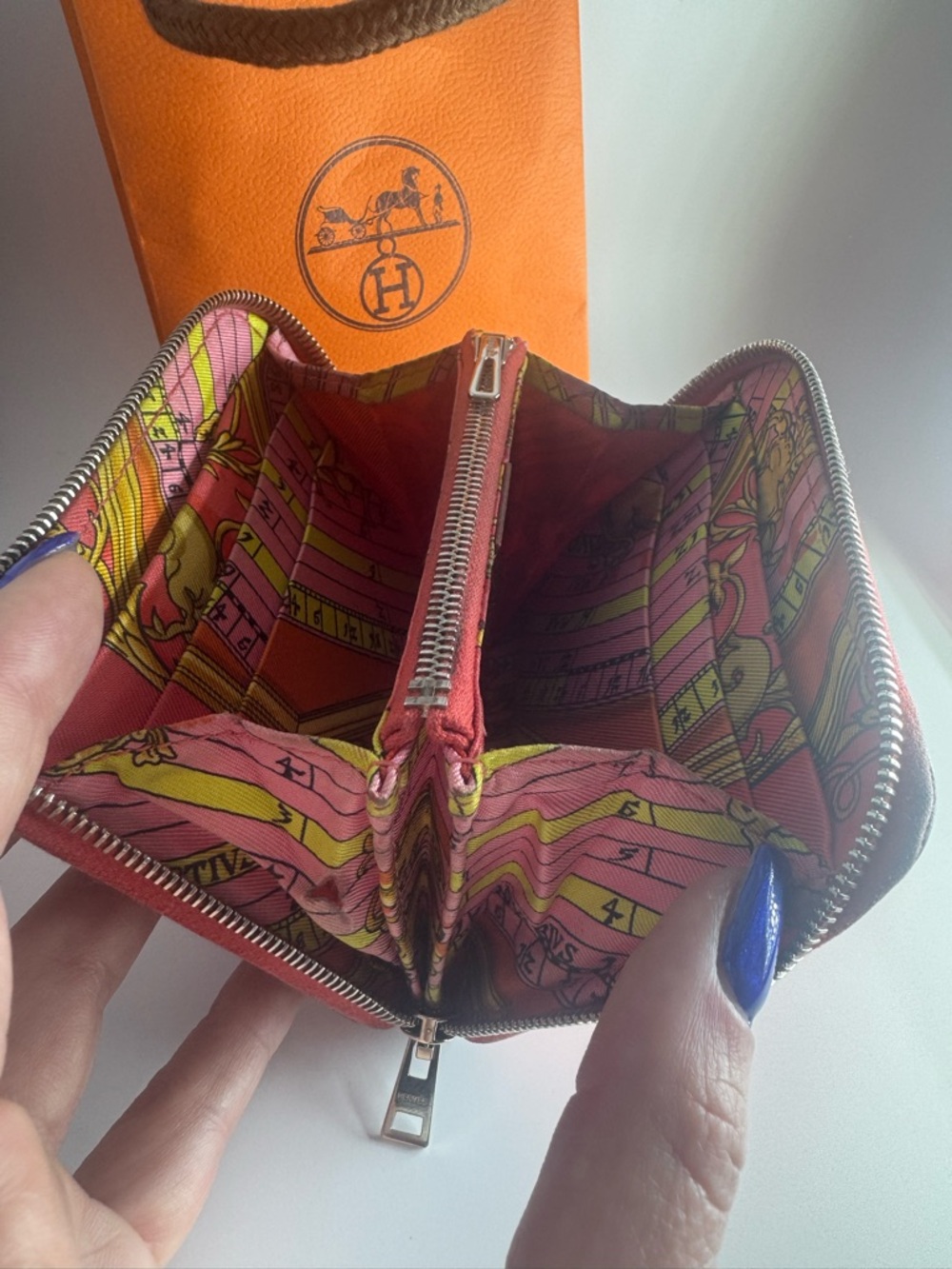 Hermès Silk’In Compact Wallet 2014 Red Silk Scarf Interior W Box Bag Authentic - Picture 5 of 13